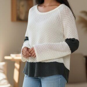 Share Sweet Claire Womens Medium Crew Neck Hacci Knit Sweater Cream Olive Green